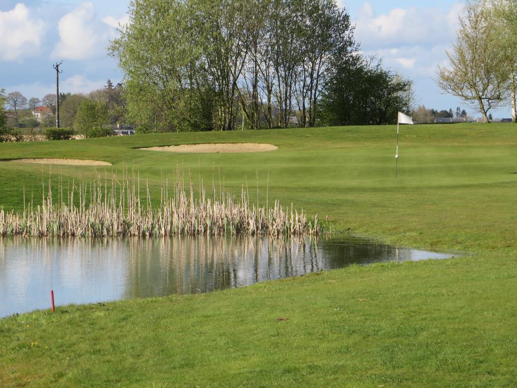 Golf & Hotel De Falnuee Mazy Ngoại thất bức ảnh