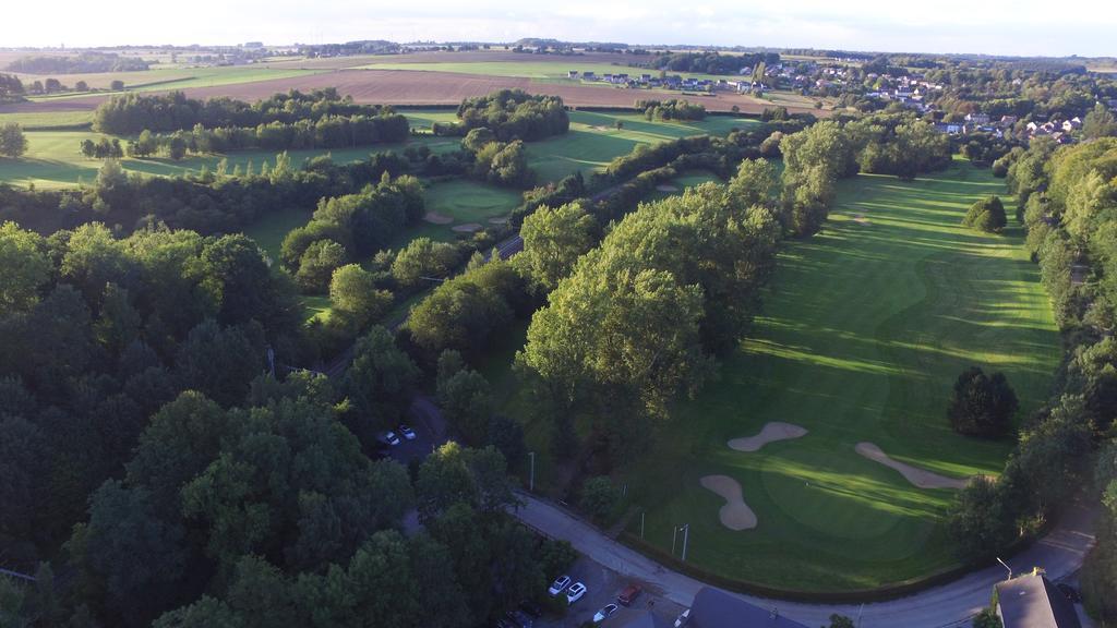 Golf & Hotel De Falnuee Mazy Ngoại thất bức ảnh